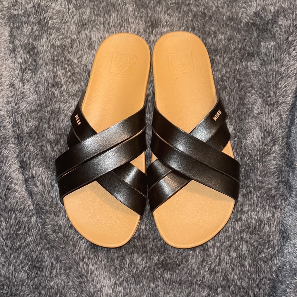 Reef cushion spring bloom sandals